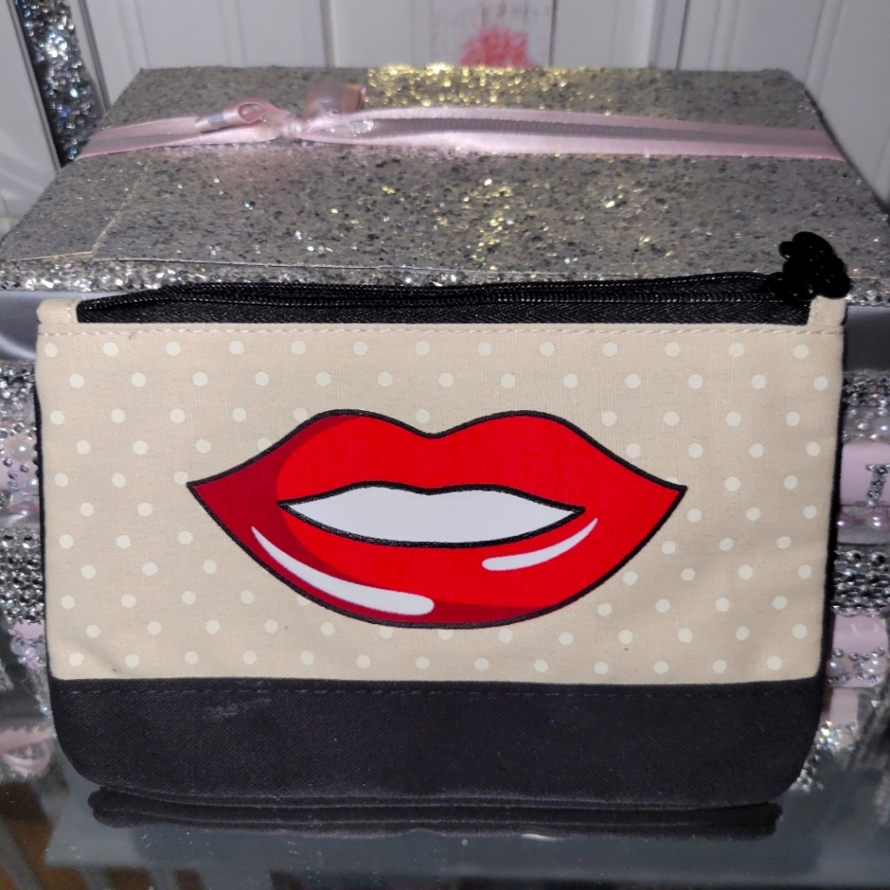 Ipsy cosmetic Bag 🌸